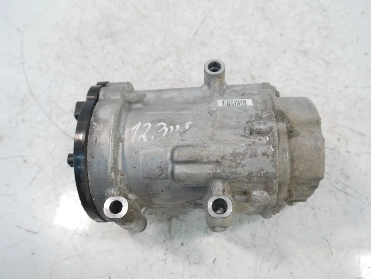 Toyota RAV4 (XA50) Air conditioning system Air conditioning compressor — TOYOTA RAV4 V (20...