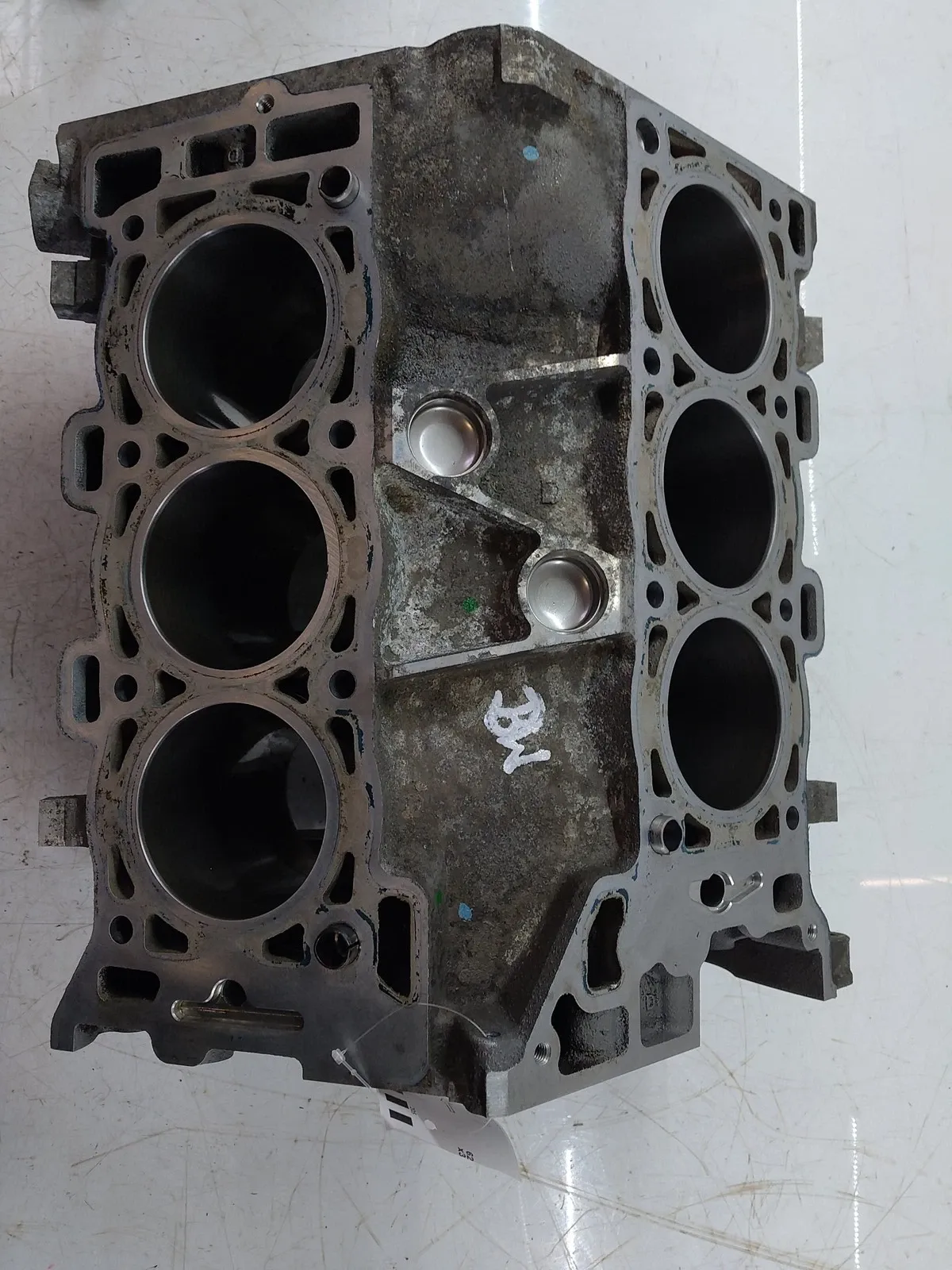 Cadillac CTS Engine parts Engine Block — CADILLAC CTS — 12610176

Part co...
