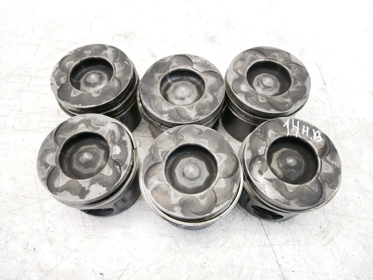Mercedes-Benz Sprinter (W901-905) Engine parts 6 × Piston — MERCEDES-BENZ SPRINTER (903) (1995...