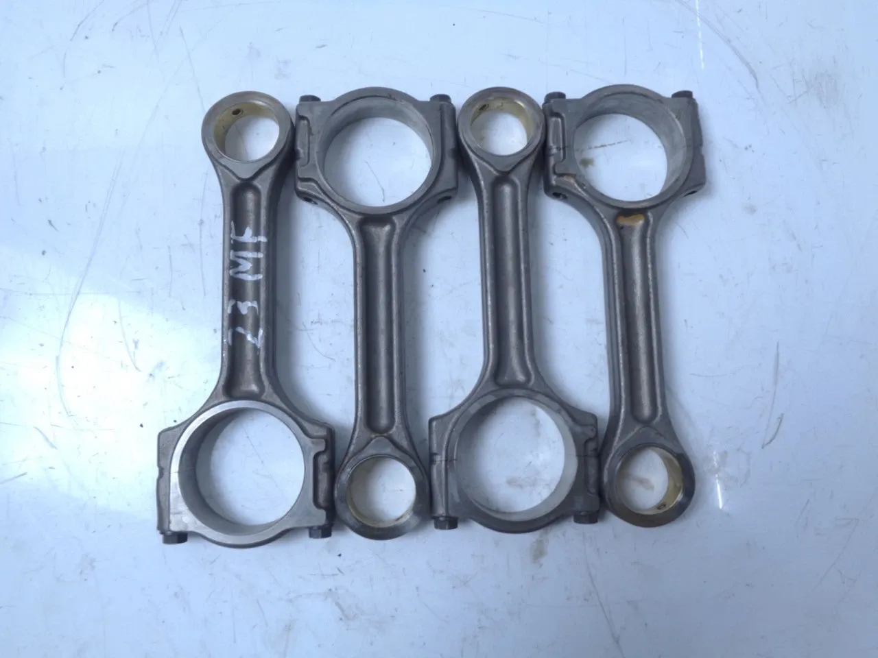Nissan Navara (D23) Engine parts 4 × Connecting rod — NISSAN NAVARA NP300 (2015-...
