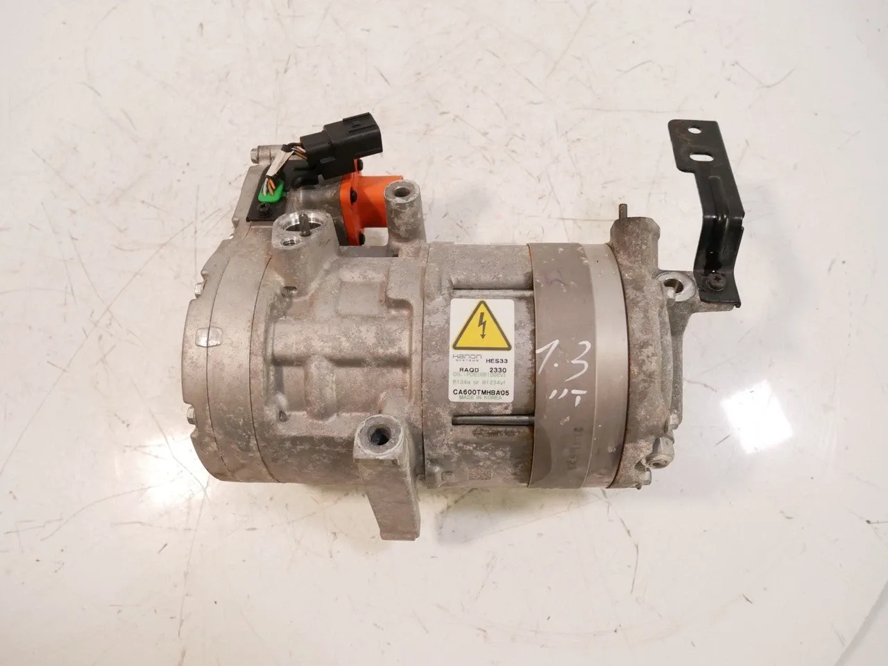 Hyundai Santa Fe Air conditioning system Air conditioning compressor — HYUNDAI SANTA FE ...