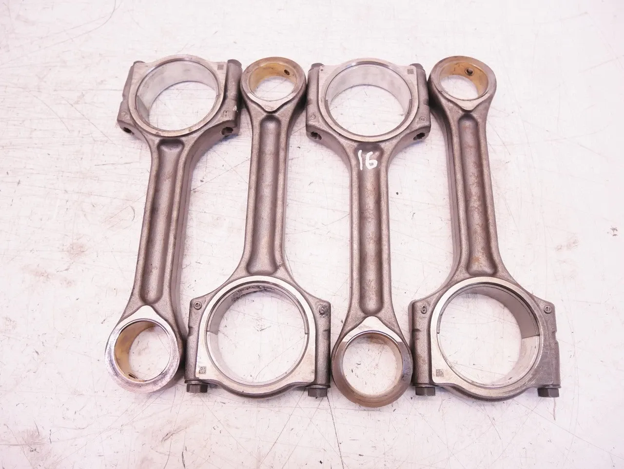 Nissan Navara (D23) Engine parts 4 × Connecting rod — NISSAN NAVARA (2015-PRESEN...