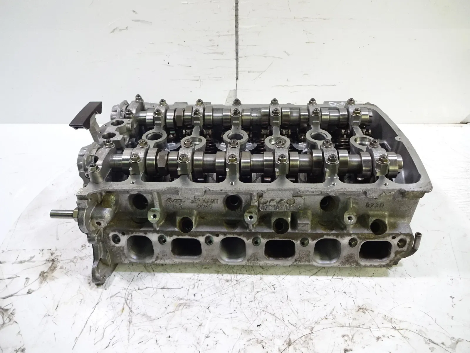 Audi A8 (D3) Engine parts Cylinder head — AUDI A8 (4E) (2002-2010) — 07C1...