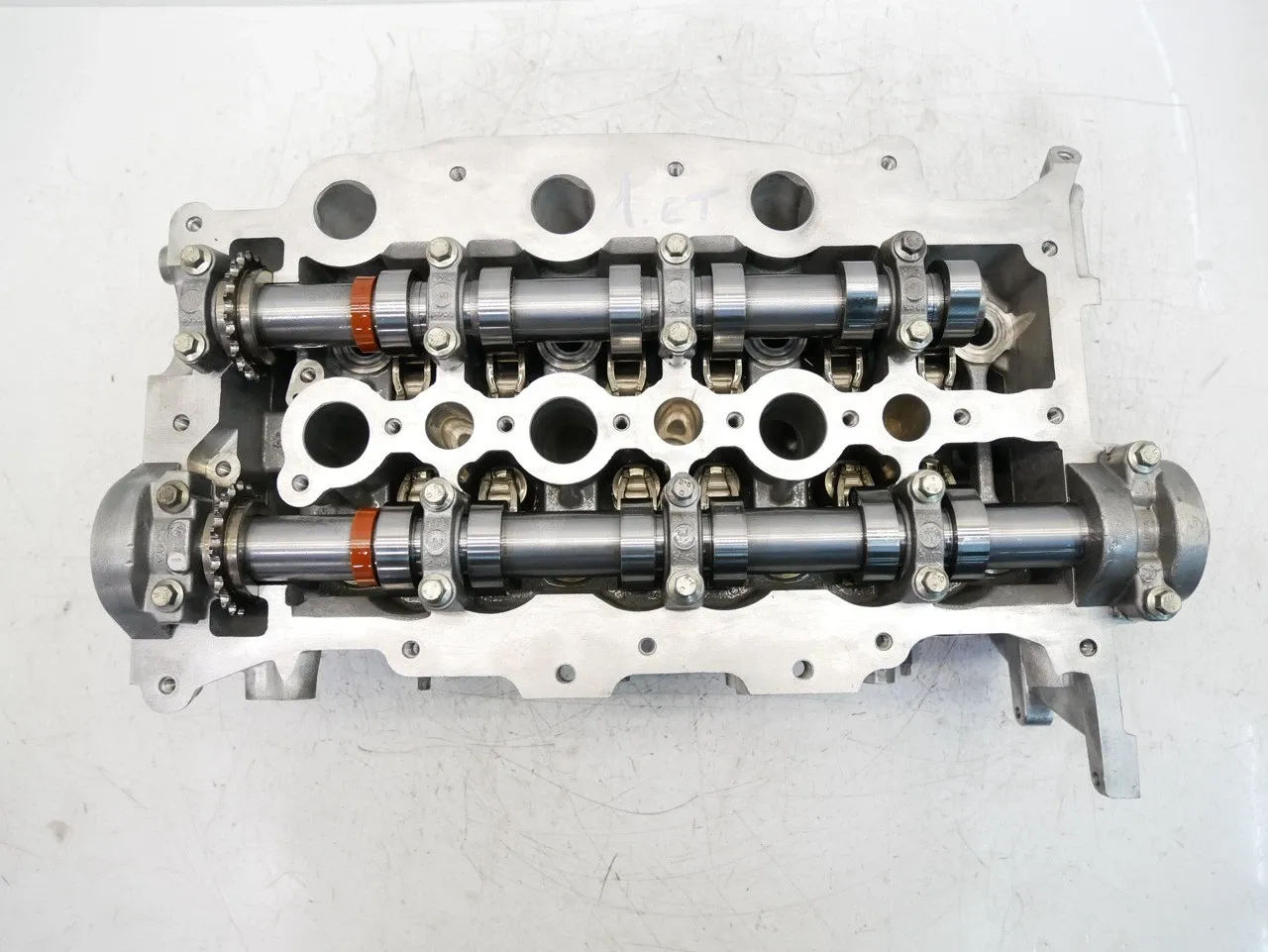 Land Rover Range Rover (L405) Engine parts Cylinder head — LAND ROVER RANGE ROVER IV (L405...