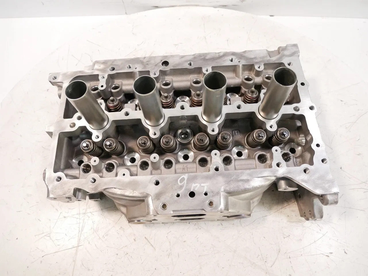 Hyundai i30 Engine parts Cylinder head — HYUNDAI I30 (PD) (2016-PRESENT)...