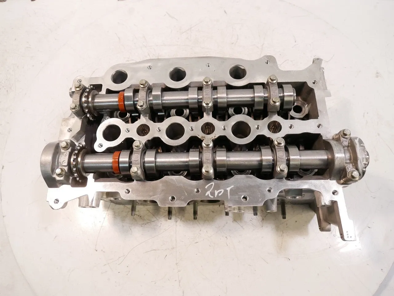 Land Rover Discovery Engine parts Cylinder head — LAND ROVER DISCOVERY V (L462) (...