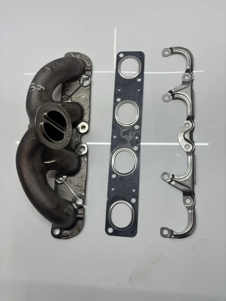 Land Rover Range Rover (L460) Exhaust System Exhaust manifold — LAND ROVER RANGE ROVER IV (L...