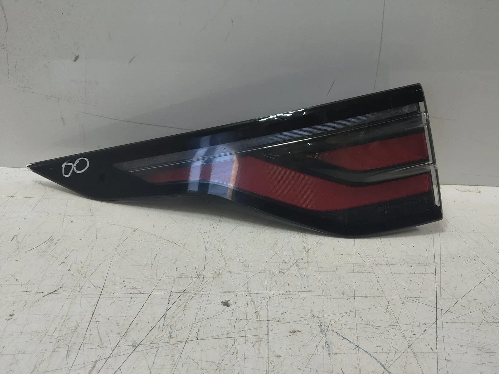 Land Rover Discovery задние фары Left Rear Light — LAND ROVER DISCOVERY V (L462)...