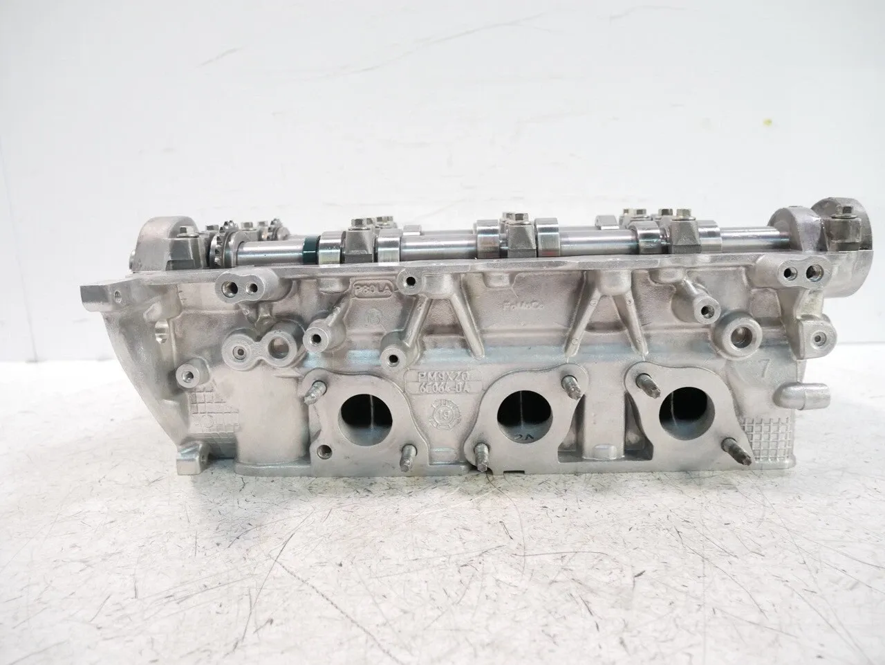 Land Rover Range Rover Sport (L494) Engine parts Cylinder head — LAND ROVER RANGE ROVER SPORT II...