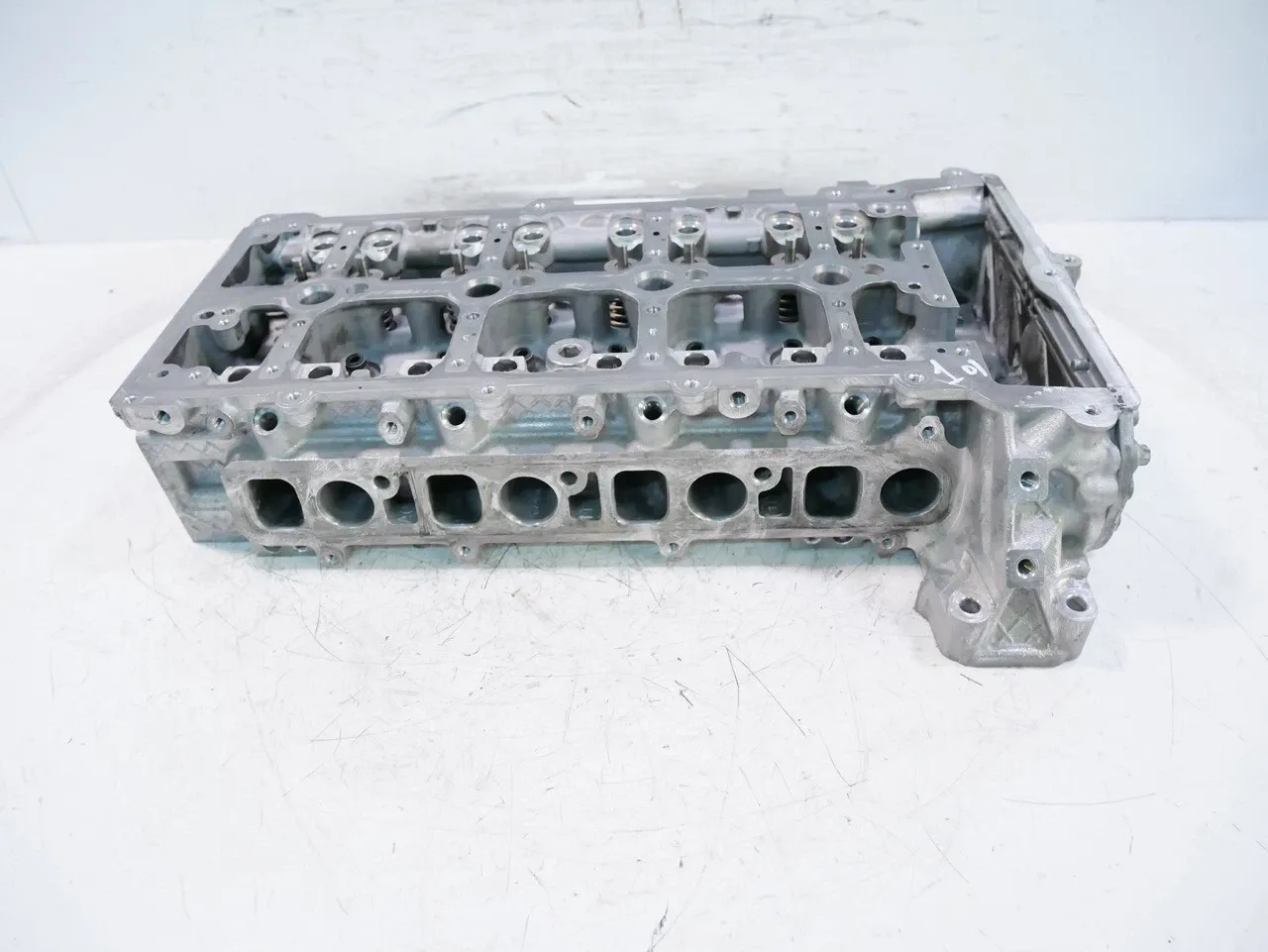 Mercedes-Benz CLA (C117) Engine parts Cylinder head — MERCEDES-BENZ CLA COUPE (C118) ...