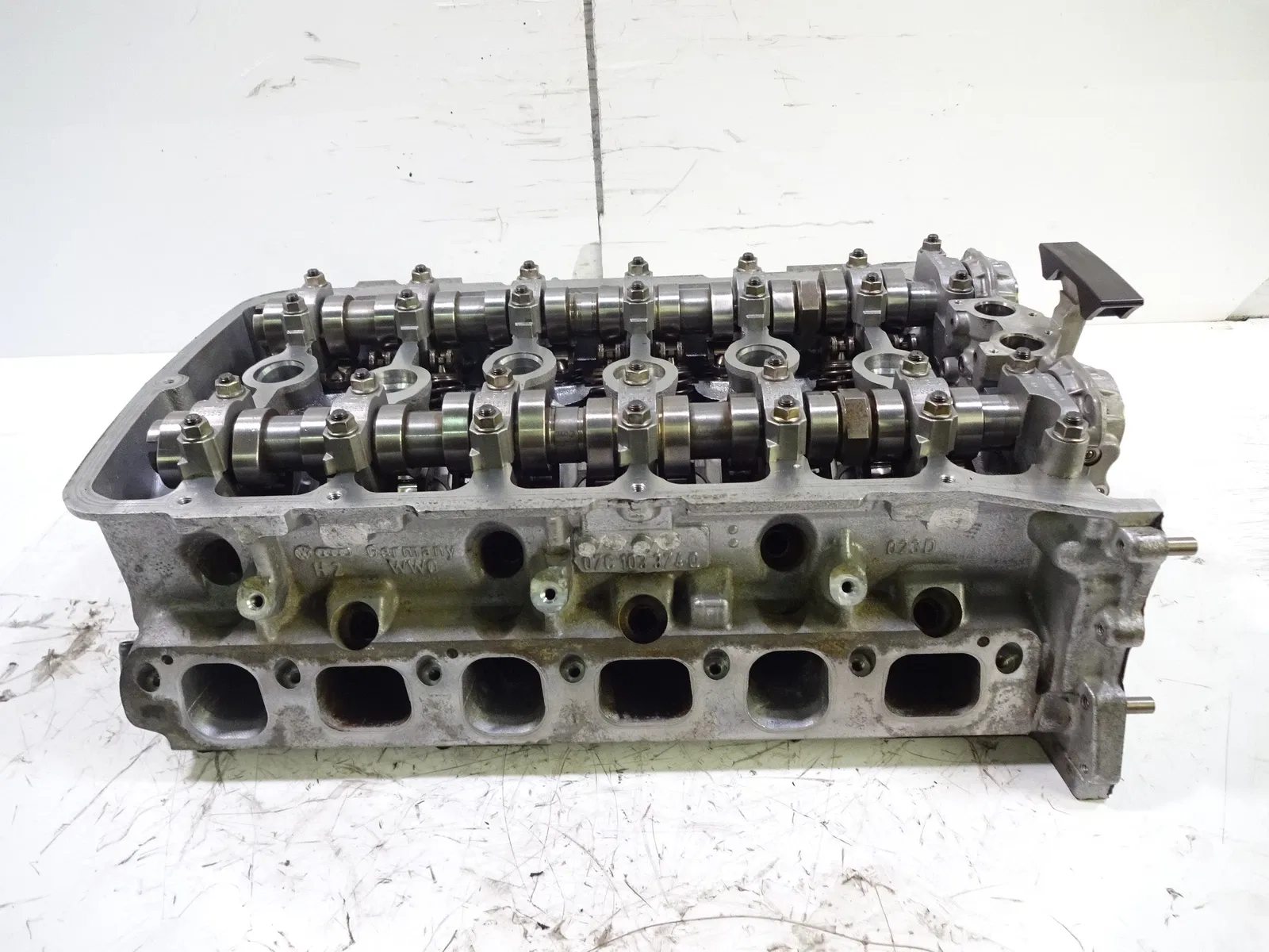 Audi A8 (D3) Engine parts Cylinder head — AUDI A8 (4E) (2002-2010) — 07C1...