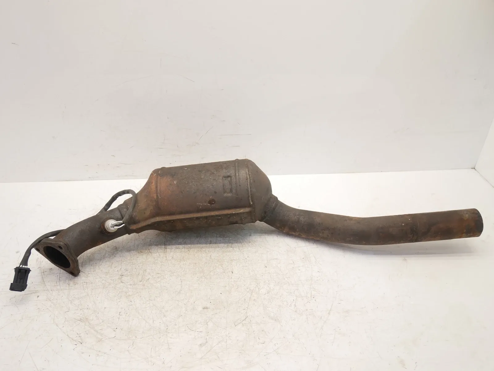 Porsche 911 (996) Exhaust System Catalytic Converter — PORSCHE 911 (996) (1997-2...