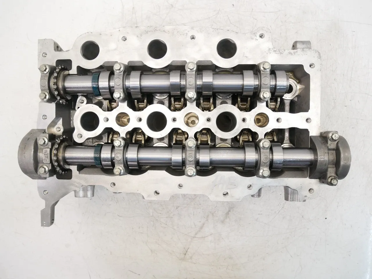 Jaguar XF Engine parts Cylinder head — JAGUAR XF (X260) (2015-2024) — ...