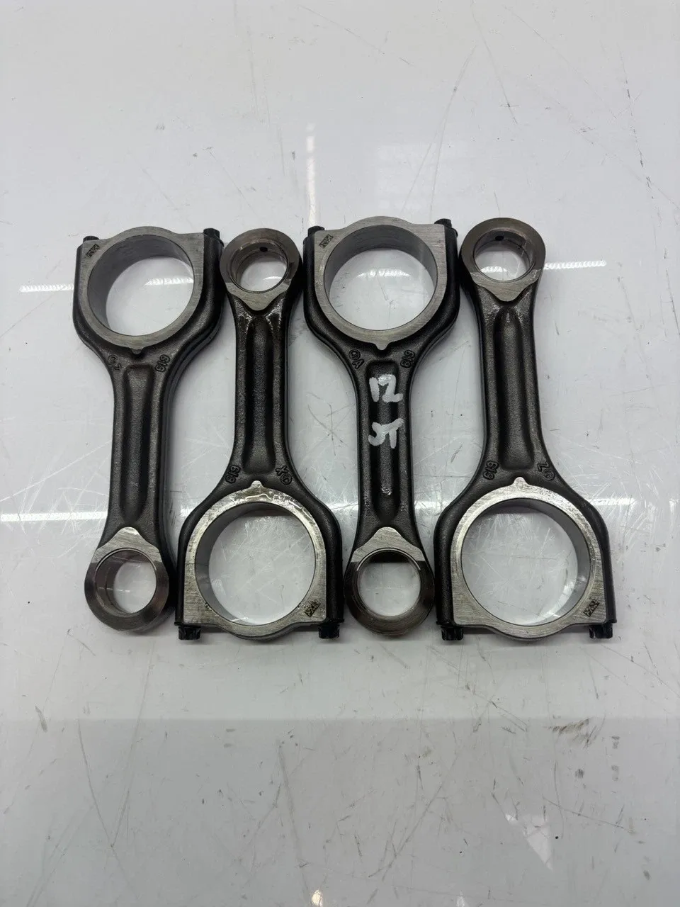 Volvo S80 Engine parts 4 × Connecting rod — VOLVO S80 II (AS) (2006-20...