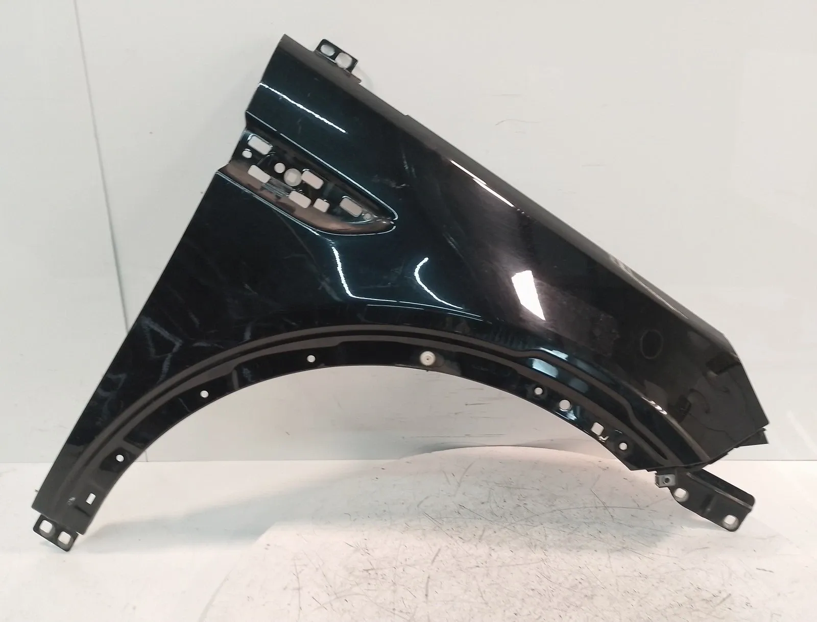 Land Rover Discovery Body Fender — LAND ROVER DISCOVERY SPORT (L550) (201...