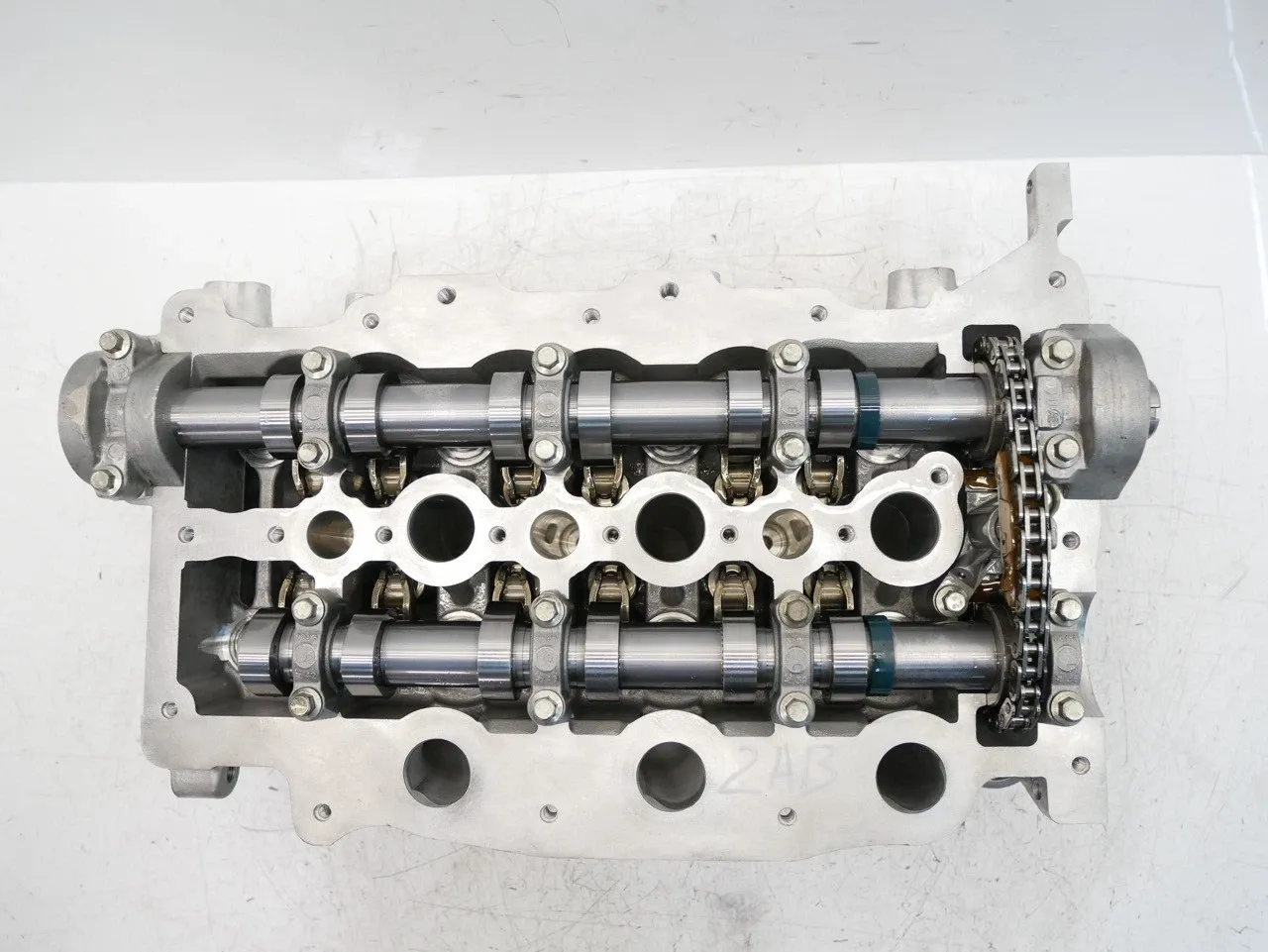 Jaguar XF Engine parts Cylinder head — JAGUAR XF (X260) (2015-2024) — ...
