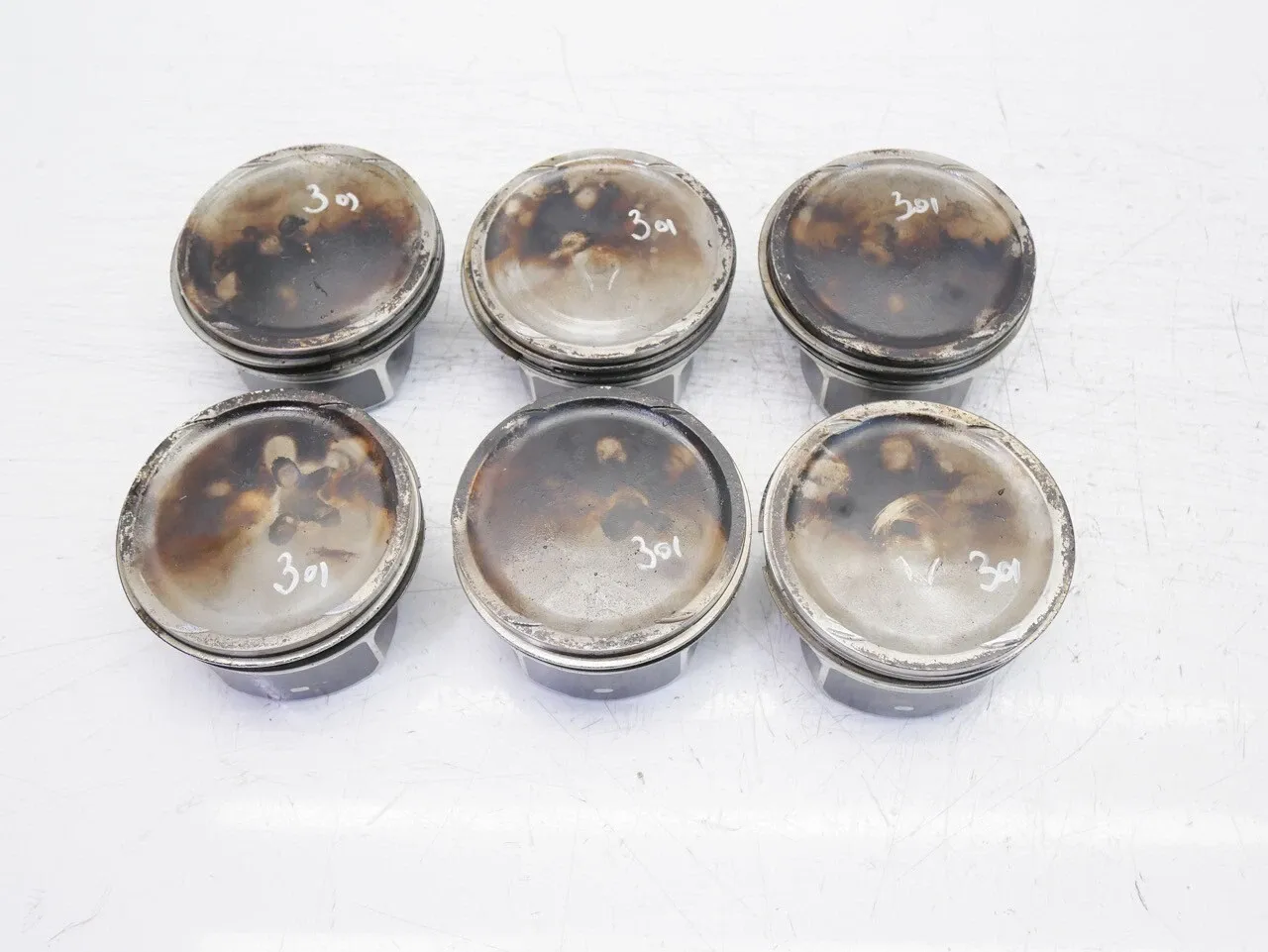 Land Rover Defender Engine parts 8 × Piston — LAND ROVER JAGUAR F-PACE X761 F-TY...