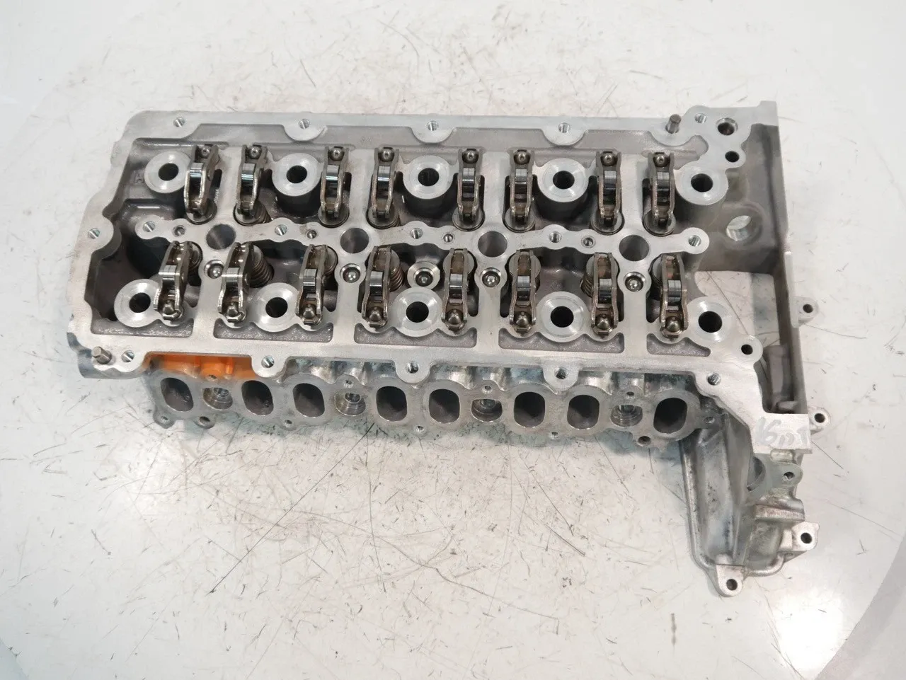 Land Rover Discovery Sport Engine parts Cylinder head — LAND ROVER SPORT (2014-PRESENT)...