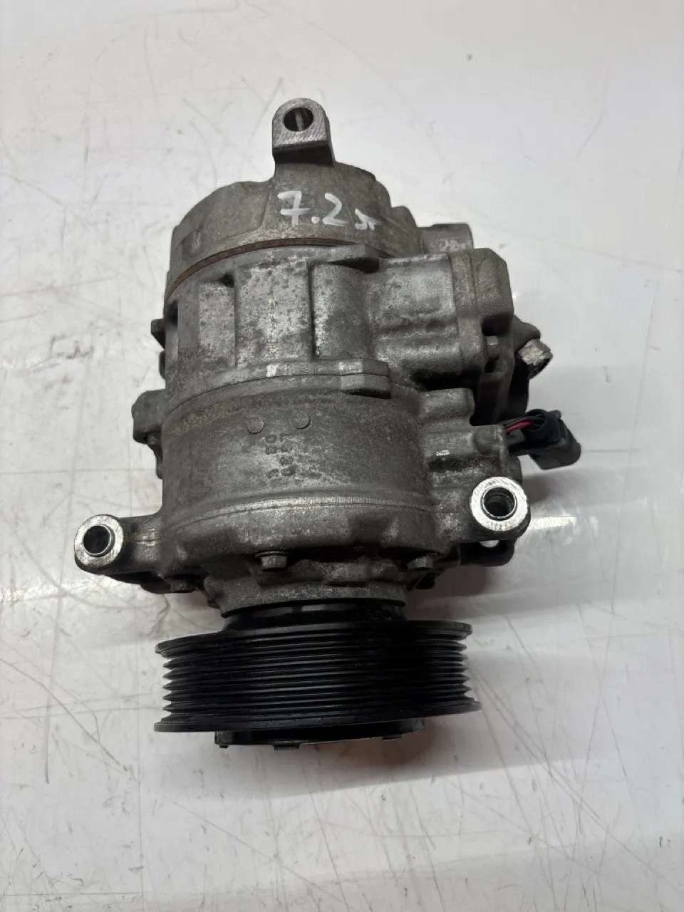 Audi A8 (D4) Air conditioning system Air conditioning compressor — AUDI A8 D4 (2010-...