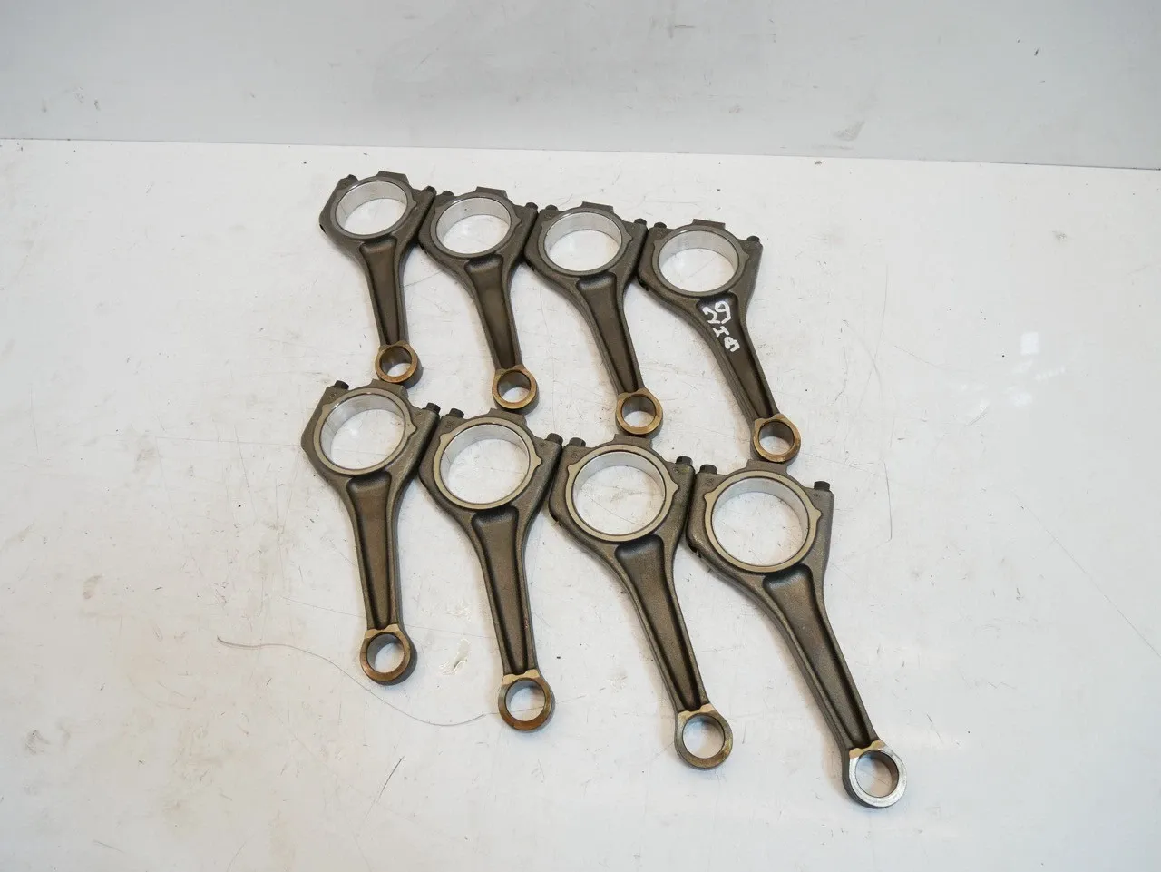 Land Rover Discovery Engine parts 8 × Connecting rod — LAND ROVER DISCOVERY IV (L...