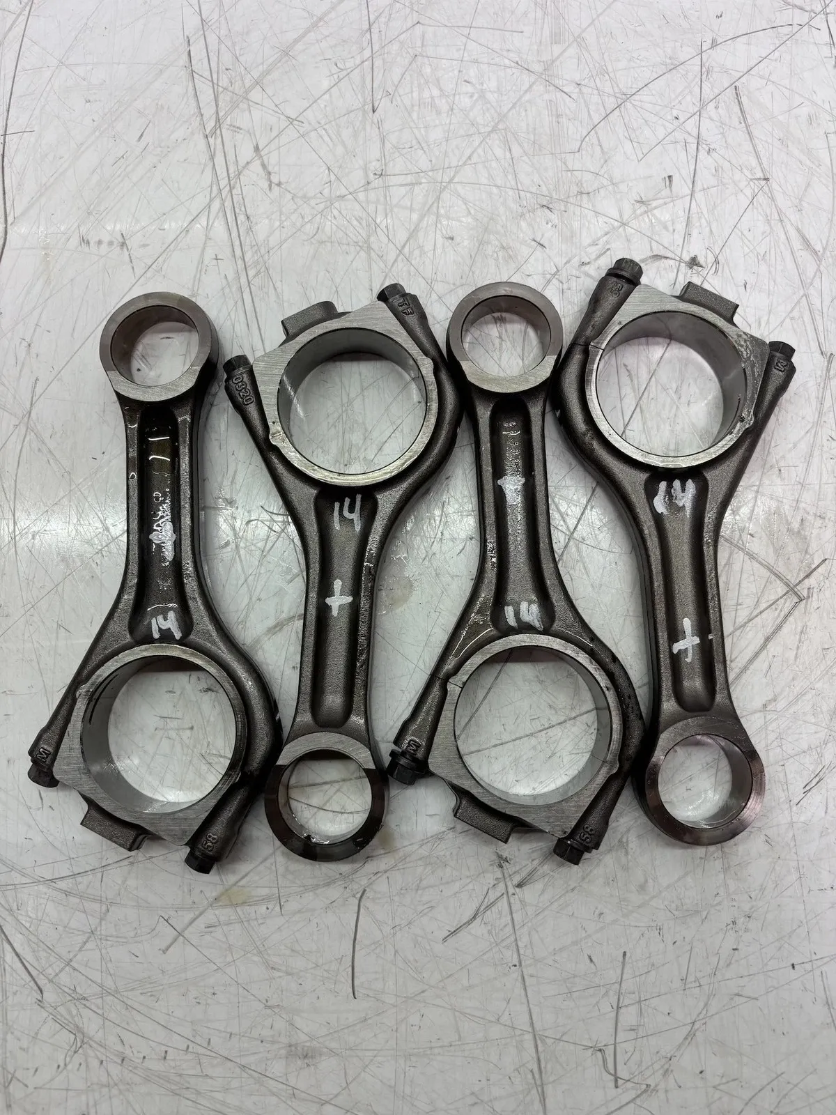 Land Rover Discovery Engine parts Connecting rod — LAND ROVER DISCOVERY SPORT (L5...