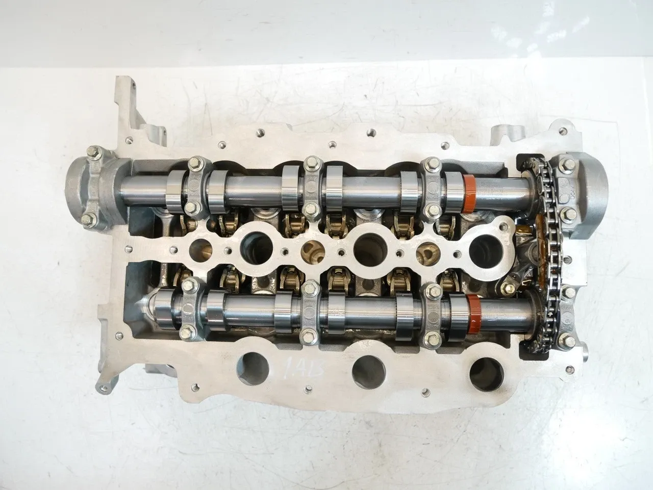 Jaguar XF Engine parts Cylinder head — JAGUAR XF (X260) (2015-2024) — ...