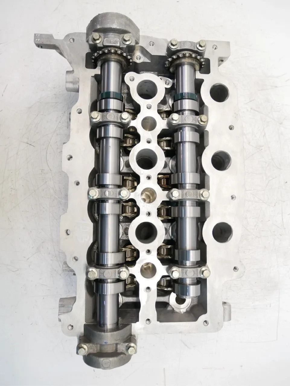 Land Rover Discovery Engine parts Cylinder head — LAND ROVER DISCOVERY IV (L319) ...