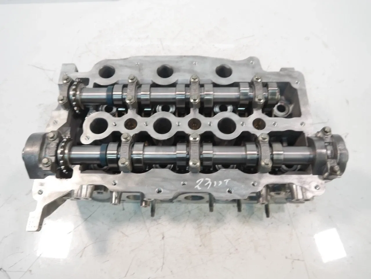 Land Rover Discovery Engine parts Cylinder head — LAND ROVER DISCOVERY IV (L319) ...