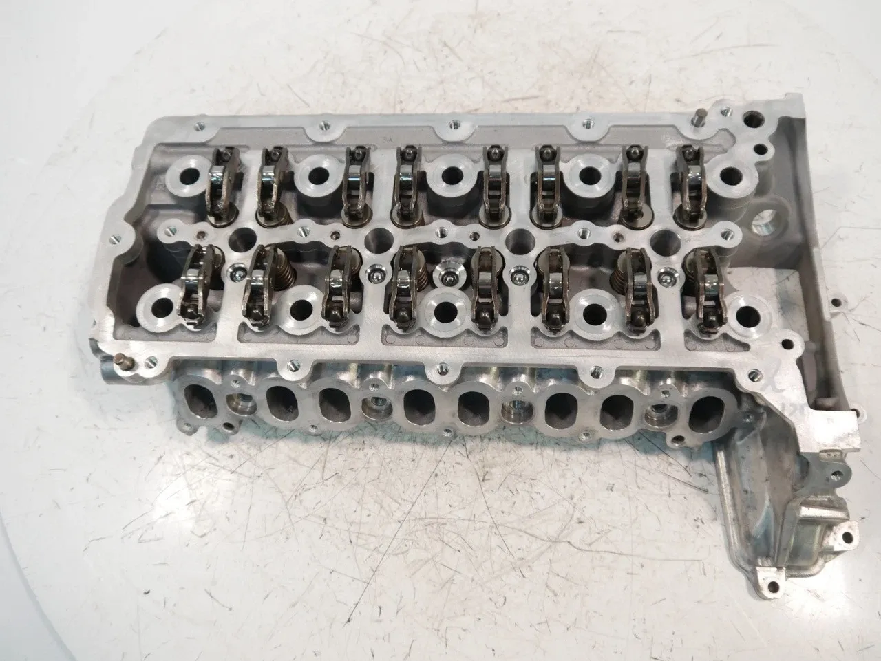 Land Rover Discovery Sport Engine parts Cylinder head — LAND ROVER SPORT L550 (2014-PRE...