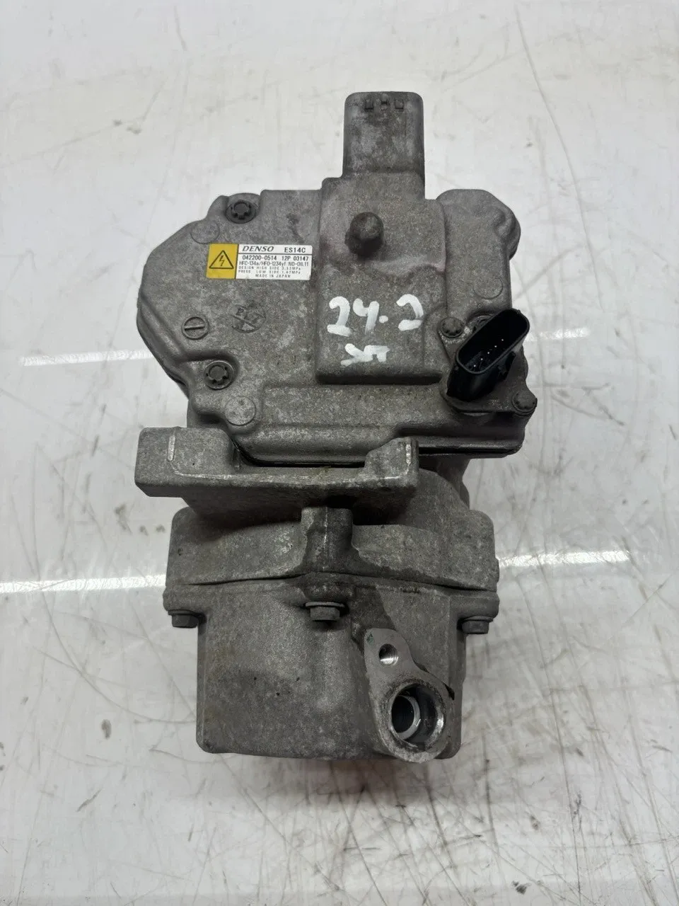 Toyota Yaris Air conditioning system Air conditioning compressor — TOYOTA YARIS P13 ...