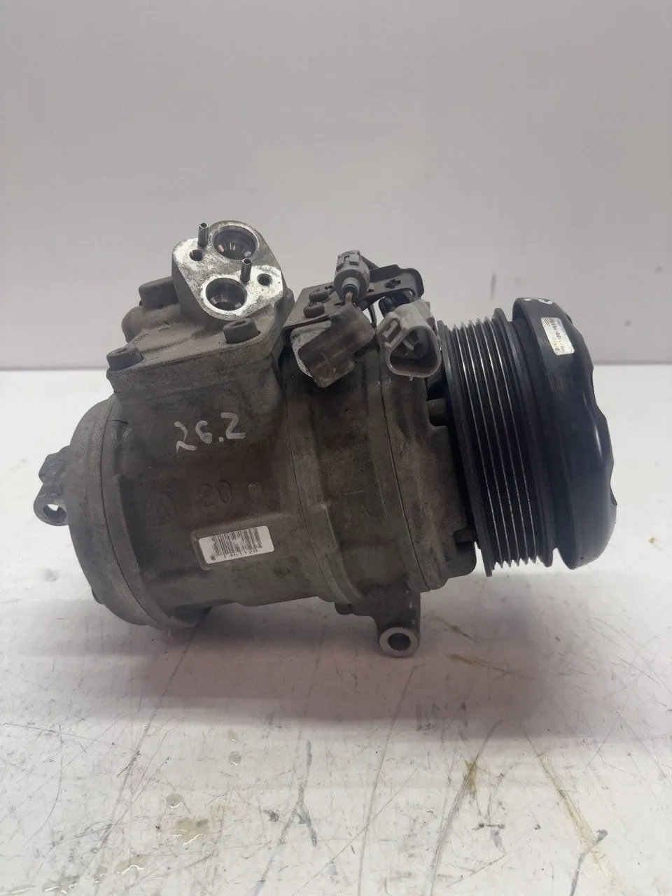 Toyota Land Cruiser 100 Air conditioning system Air conditioning compressor — TOYOTA LAND CRUIS...