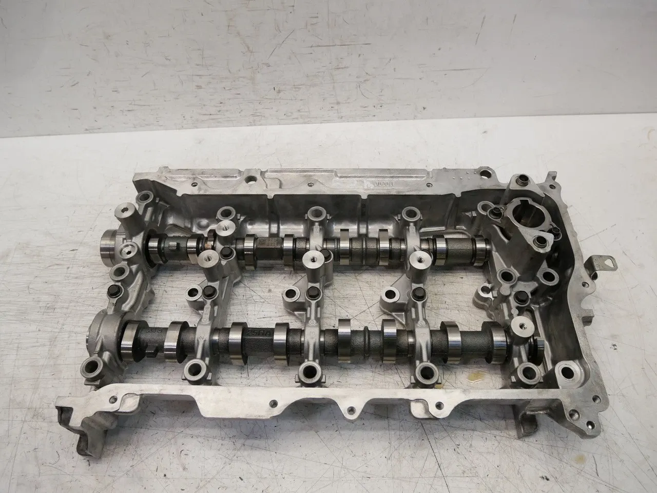 Toyota RAV4 (XA40) Engine parts Camshaft housing — TOYOTA RAV 4 RAV4 5 MK5 (201...