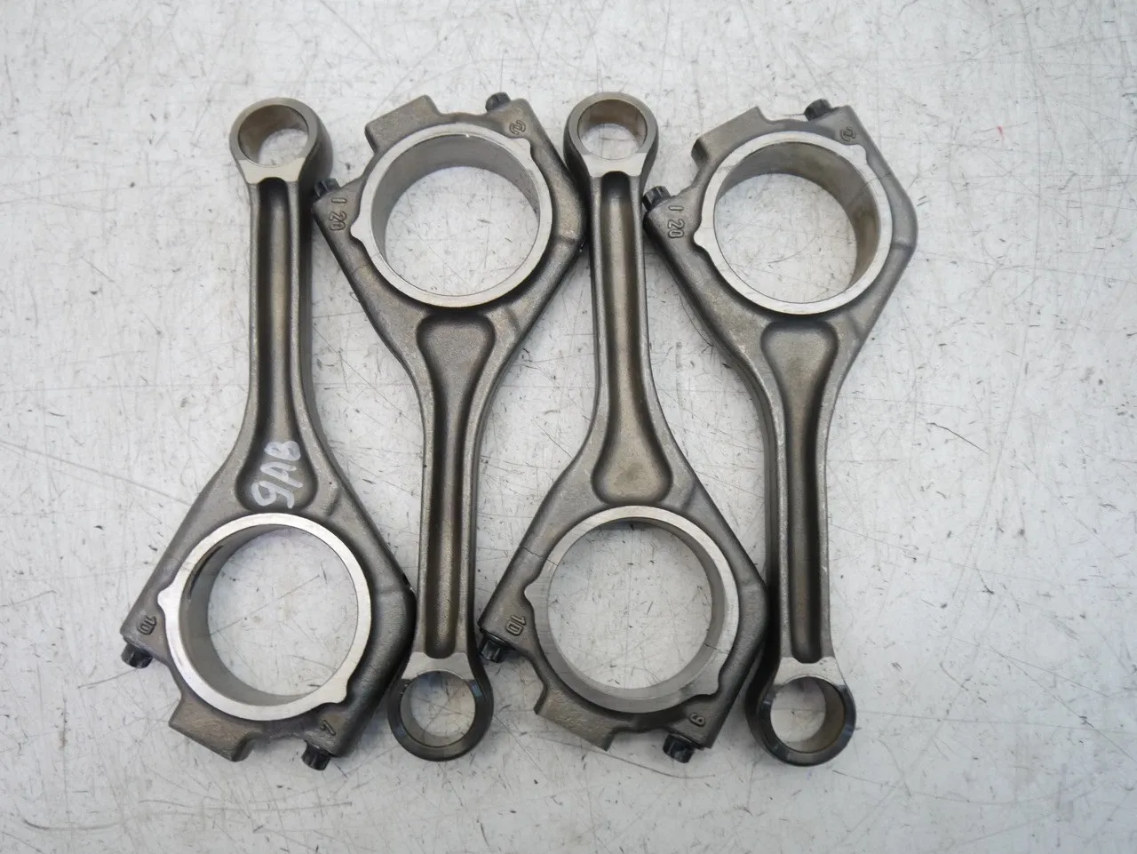 Land Rover Range Rover Sport (L494) Engine parts 4 × Connecting rod — LAND ROVER RANGE ROVER SPO...