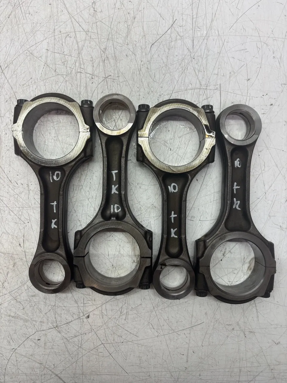 Toyota Land Cruiser 100 Engine parts 4 × Connecting rod — TOYOTA LAND CRUISER J12 (2...