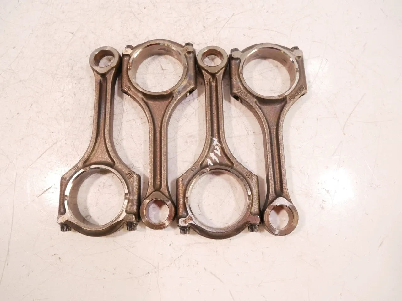 Ford Mustang Engine parts 4 × Connecting rod — FORD MUSTANG VI (2014-2023...