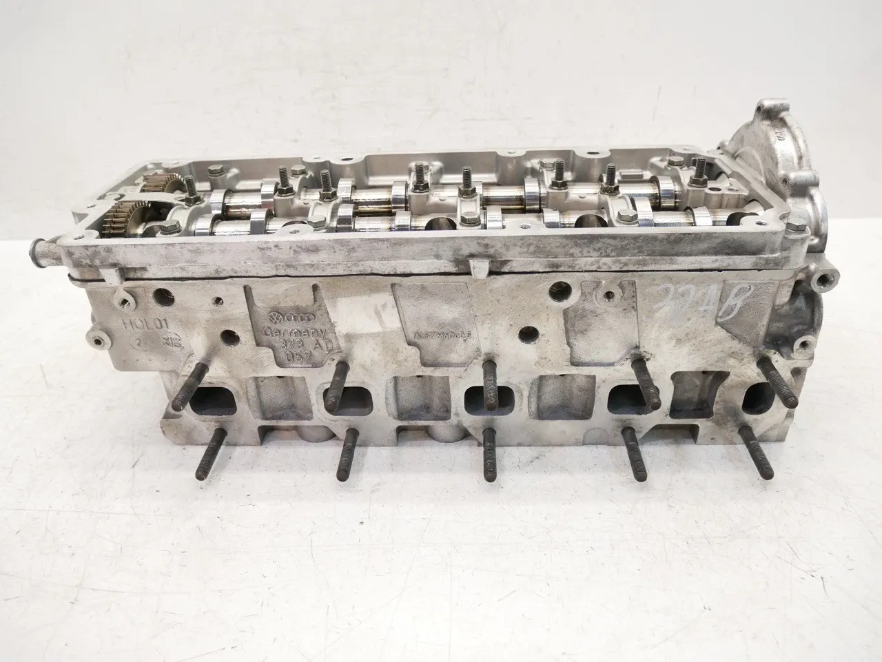 Audi A8 (D3) Engine parts Cylinder head — AUDI A8 D3 (2003-2005) — 057373...