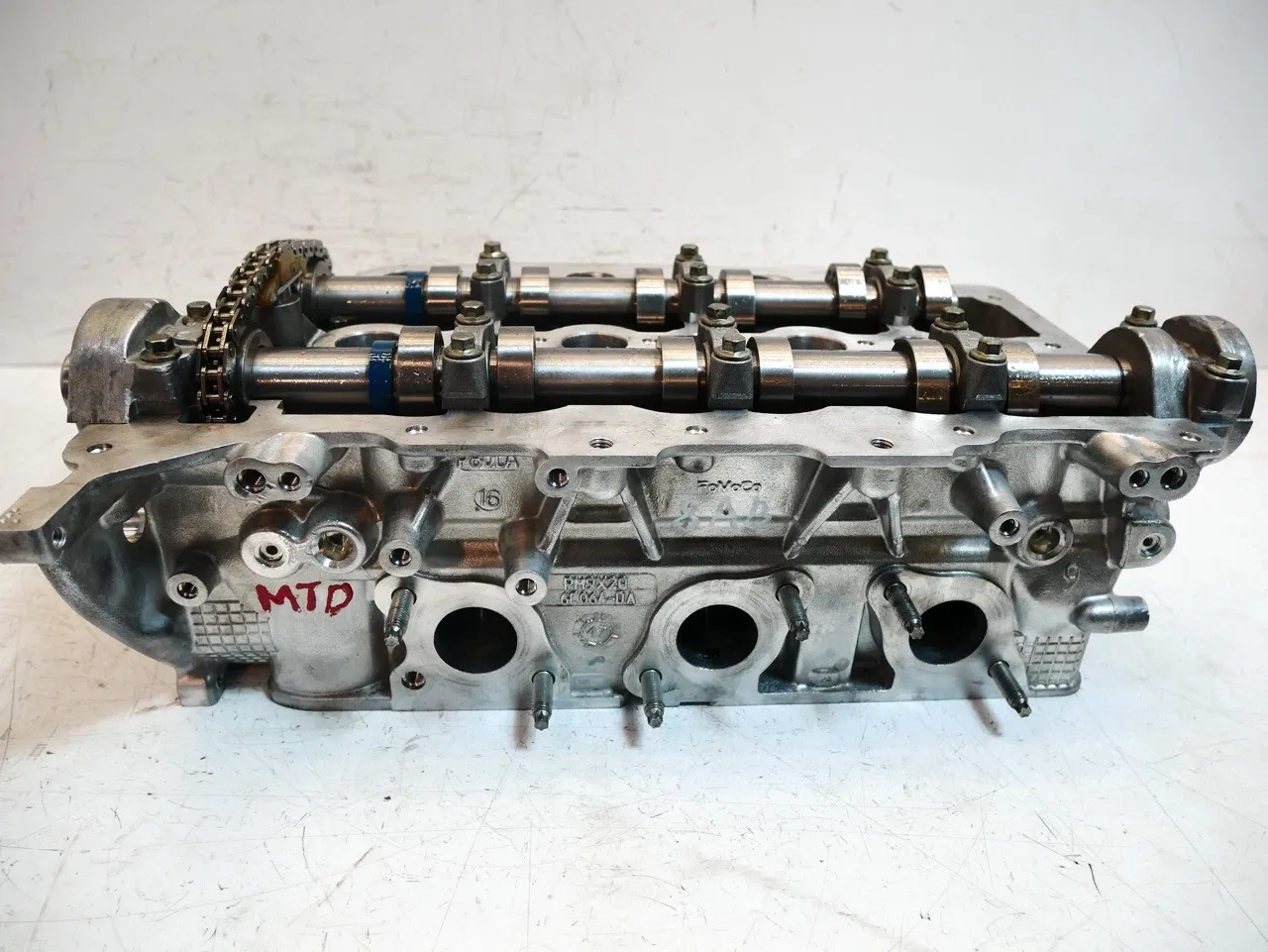 Land Rover Range Rover Velar Engine parts Cylinder head — LAND ROVER VELAR (2015-PRESENT)...