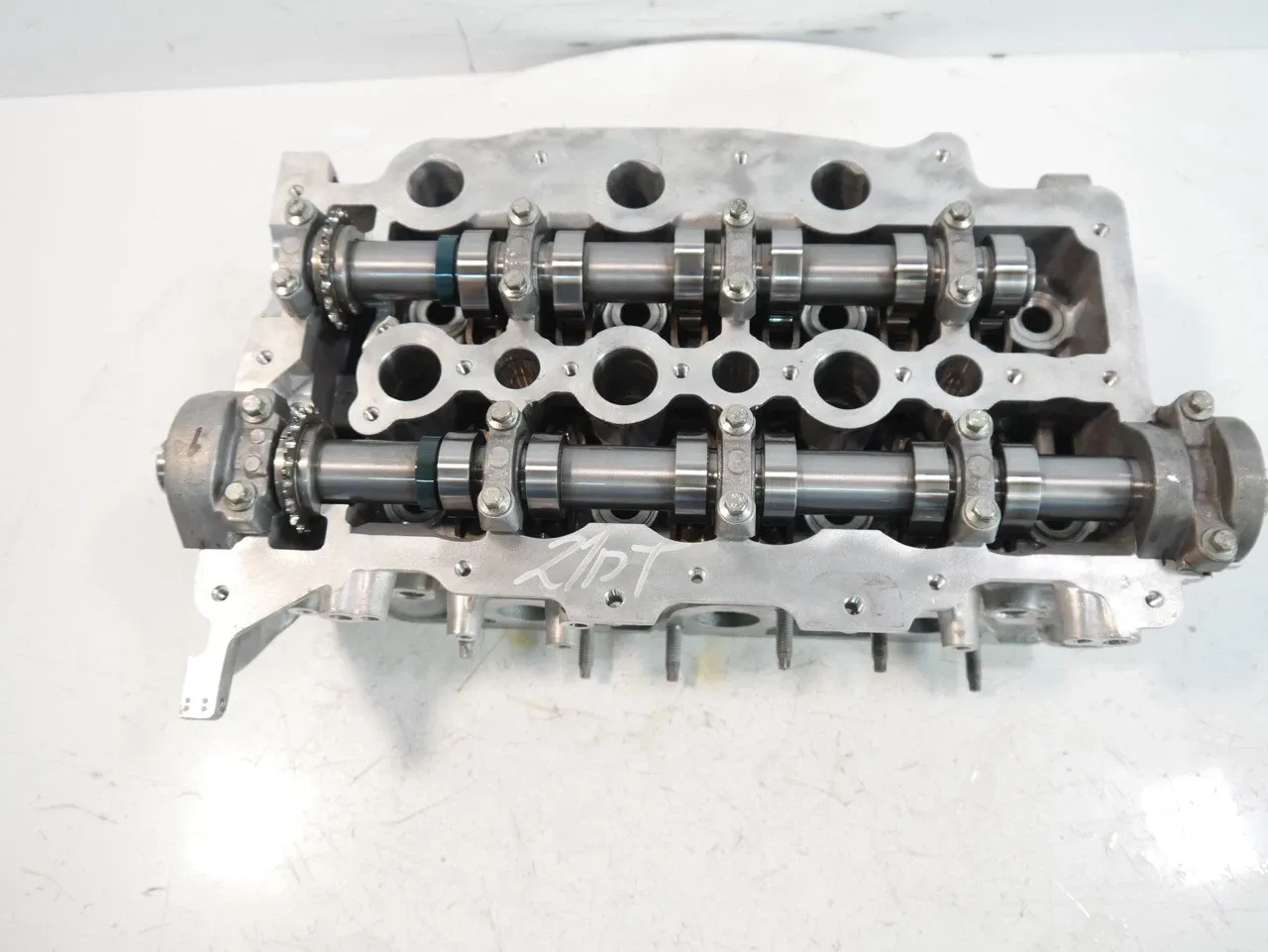 Land Rover Discovery Engine parts Cylinder head — LAND ROVER DISCOVERY IV (L319) ...
