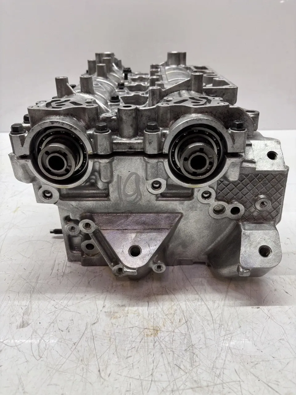 Volvo V40 Engine parts Cylinder head — VOLVO V40 (2012-2019) — 3137538...