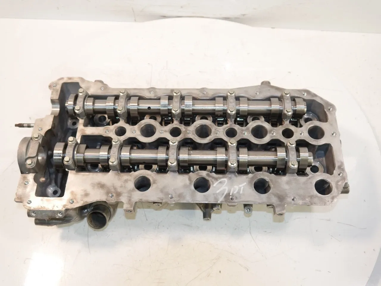 Land Rover Range Rover Engine parts Cylinder head — LAND ROVER RANGE ROVER III (L32...
