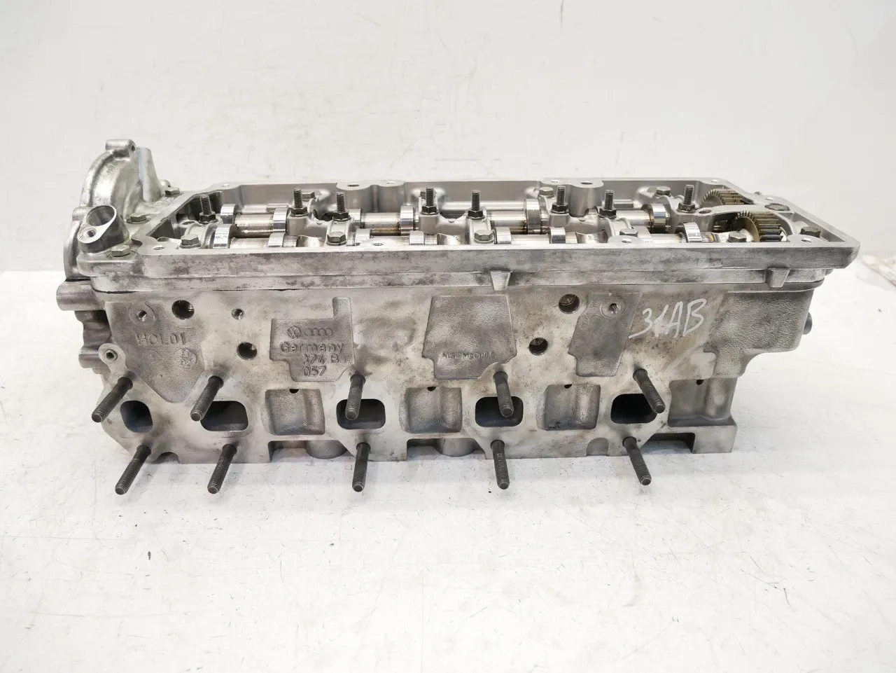 Audi A8 (D3) Engine parts Cylinder head — AUDI A8 D3 (2003-2005) — 057374...