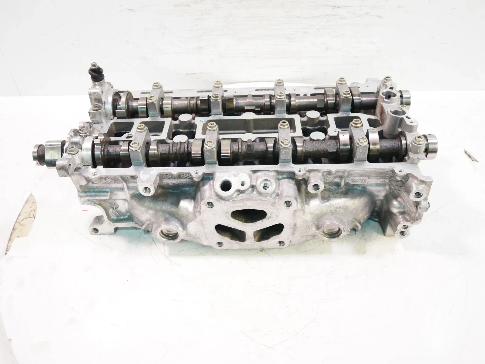Ford Mustang Engine parts Cylinder head — FORD MUSTANG VI (2014-2023) — R...