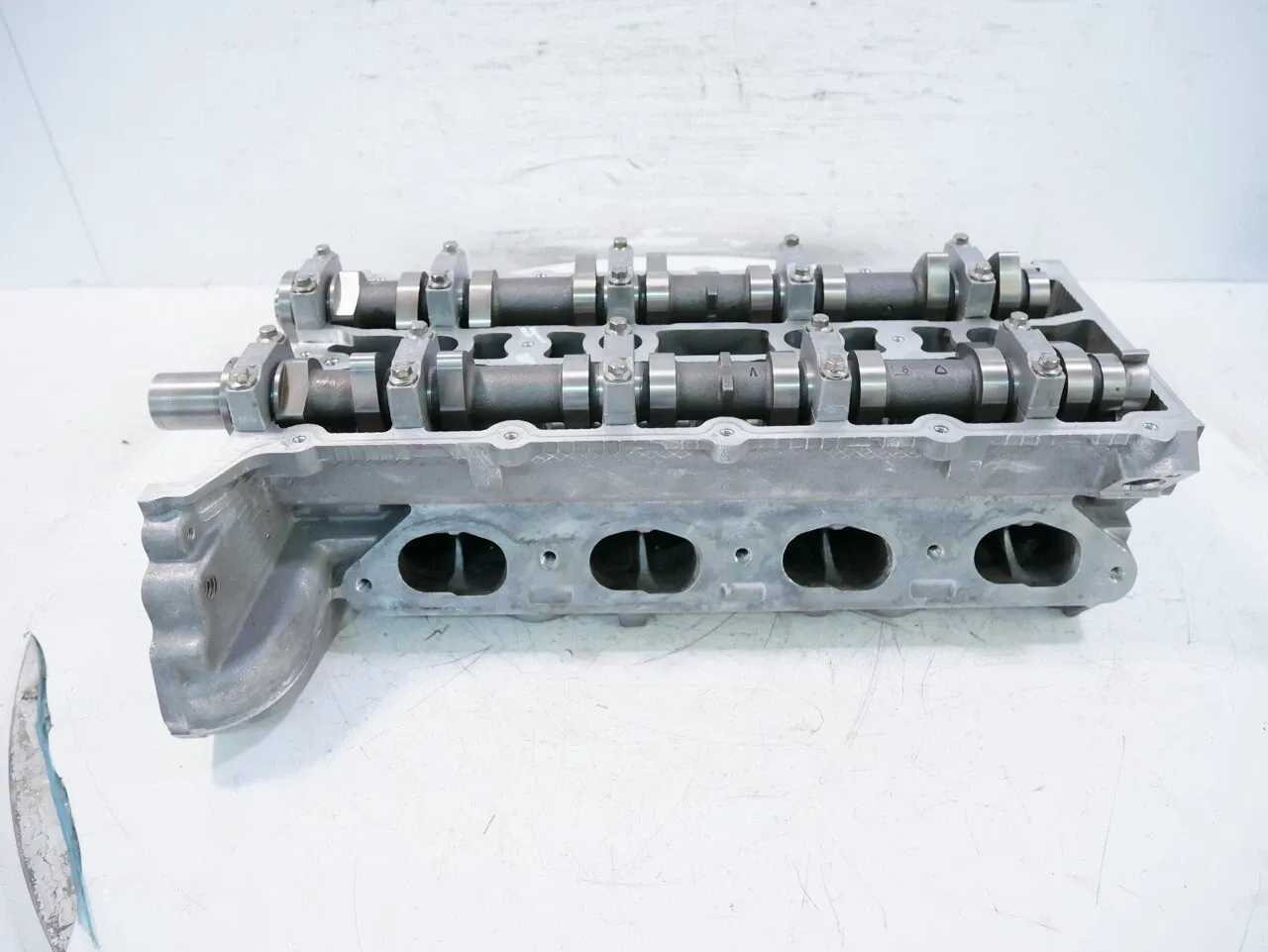 Land Rover Range Rover Engine parts Cylinder head — LAND ROVER RANGE ROVER III (L32...