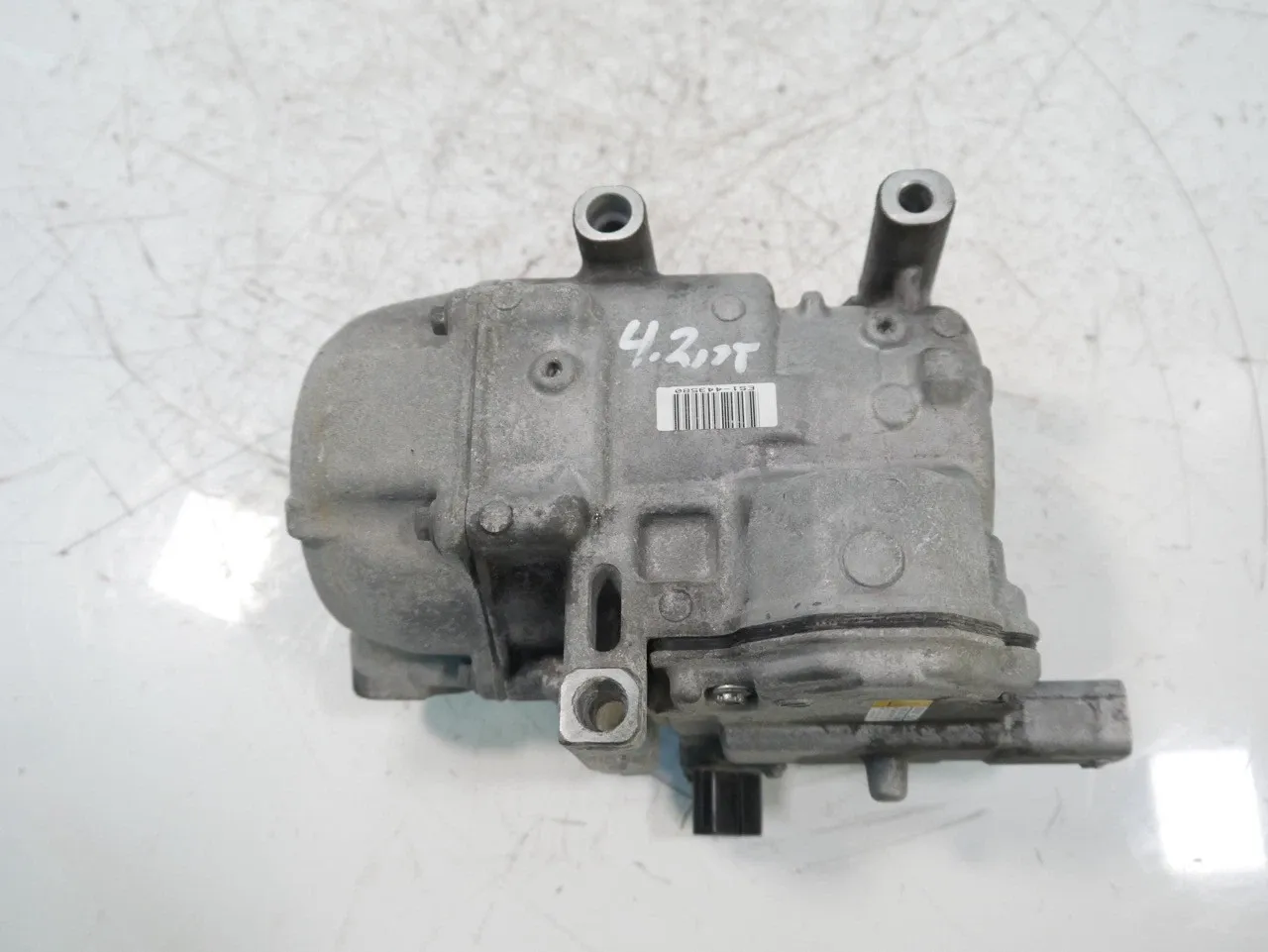 Toyota Auris Air conditioning system Air conditioning compressor — TOYOTA AURIS (E18...