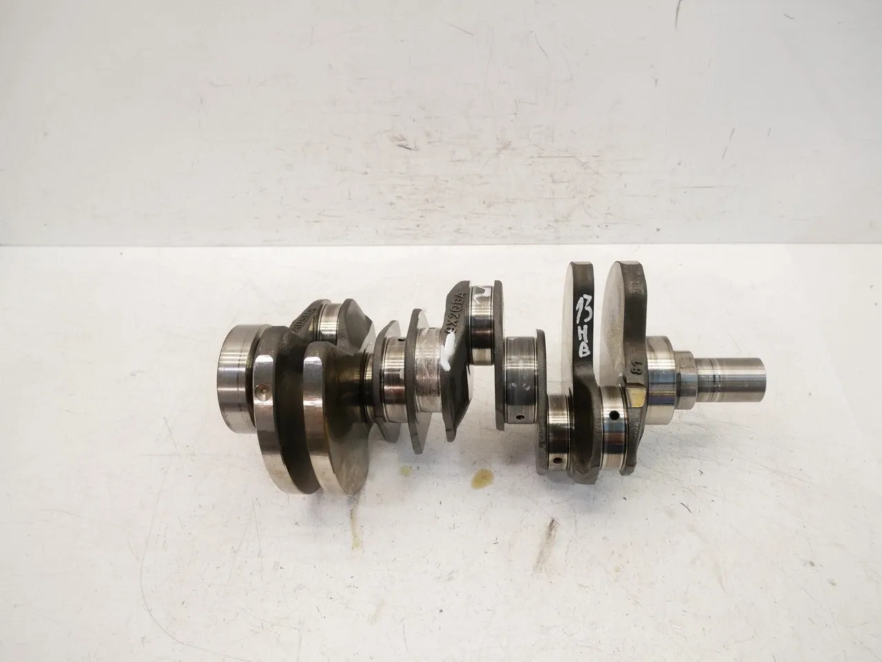 Land Rover Discovery Engine parts Crankshaft — LAND ROVER DISCOVERY V (L462) (201...