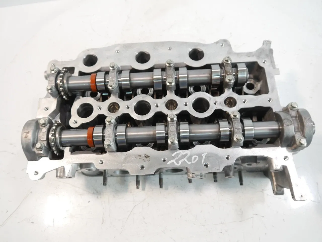Land Rover Discovery Engine parts Cylinder head — LAND ROVER DISCOVERY IV (L319) ...