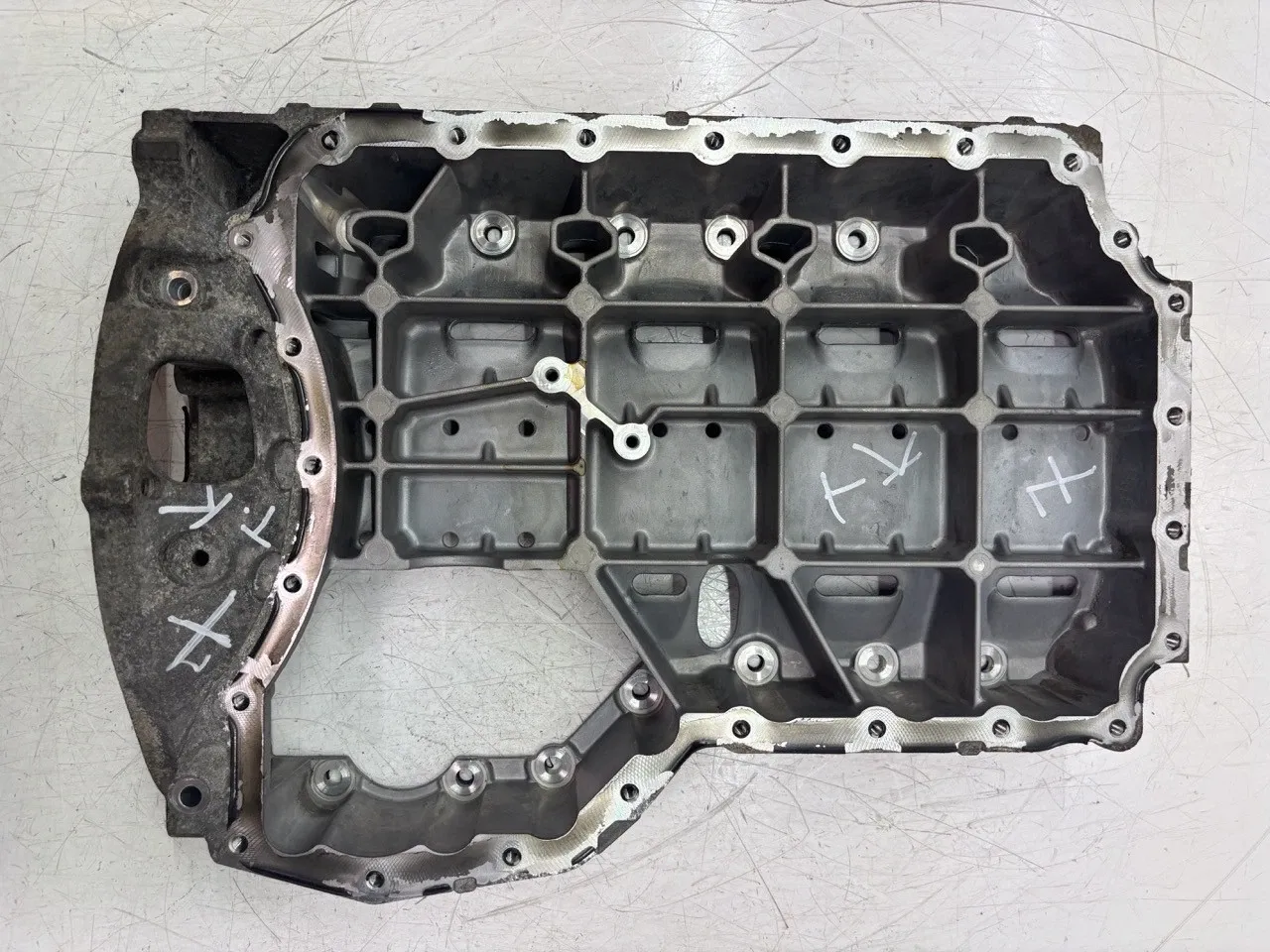 Volkswagen Jetta Engine parts Oil sump — VW JETTA III (1K2) (2005-2010) — 07K...