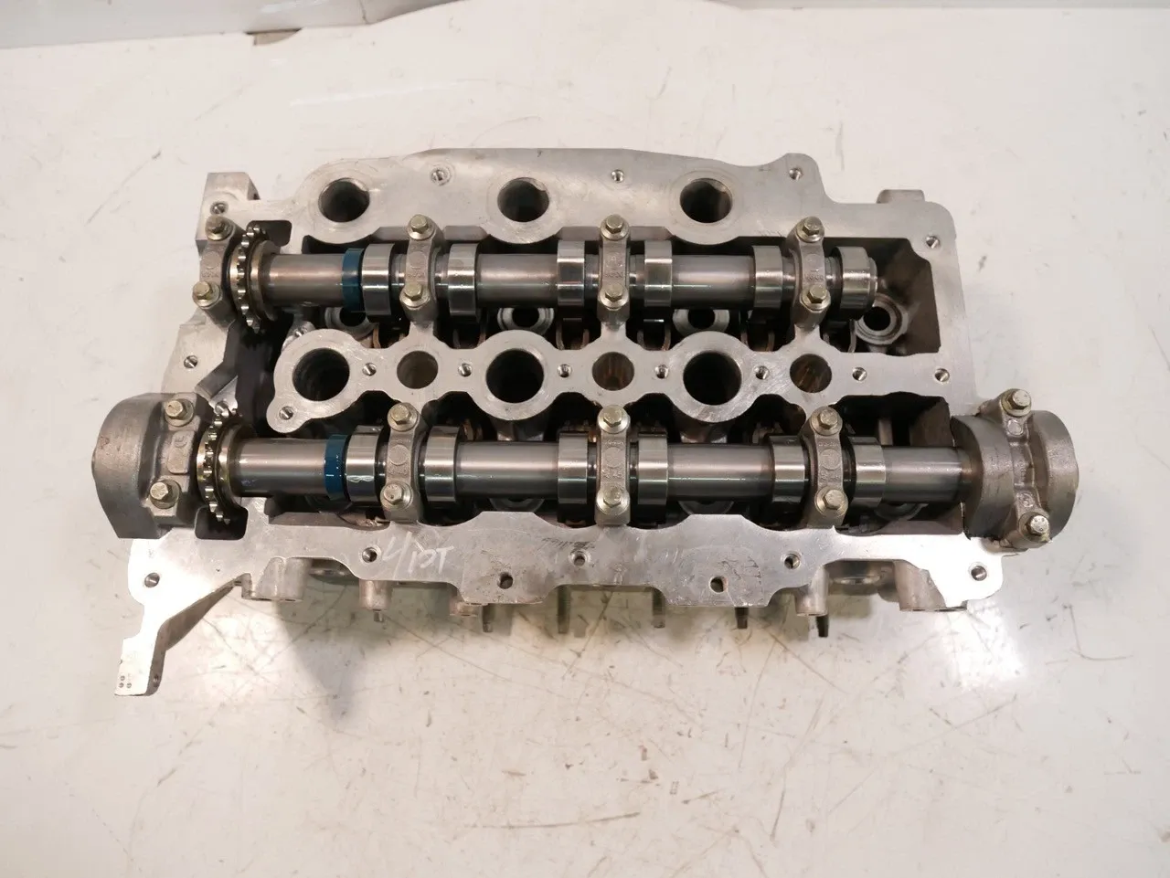 Land Rover Discovery Engine parts Cylinder head — LAND ROVER DISCOVERY IV (L319) ...