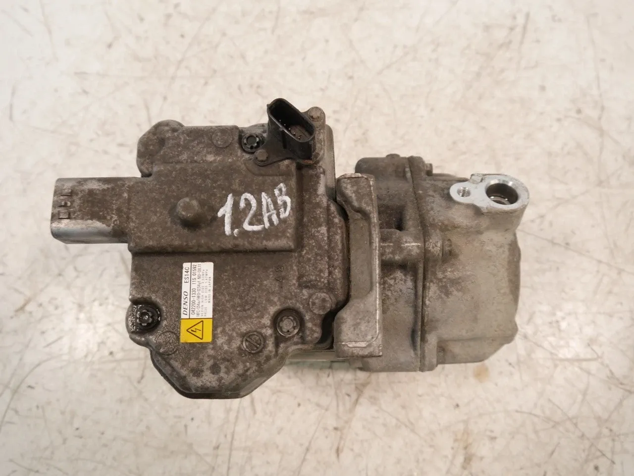 Toyota Auris Air conditioning system Air conditioning compressor — TOYOTA AURIS (E18...