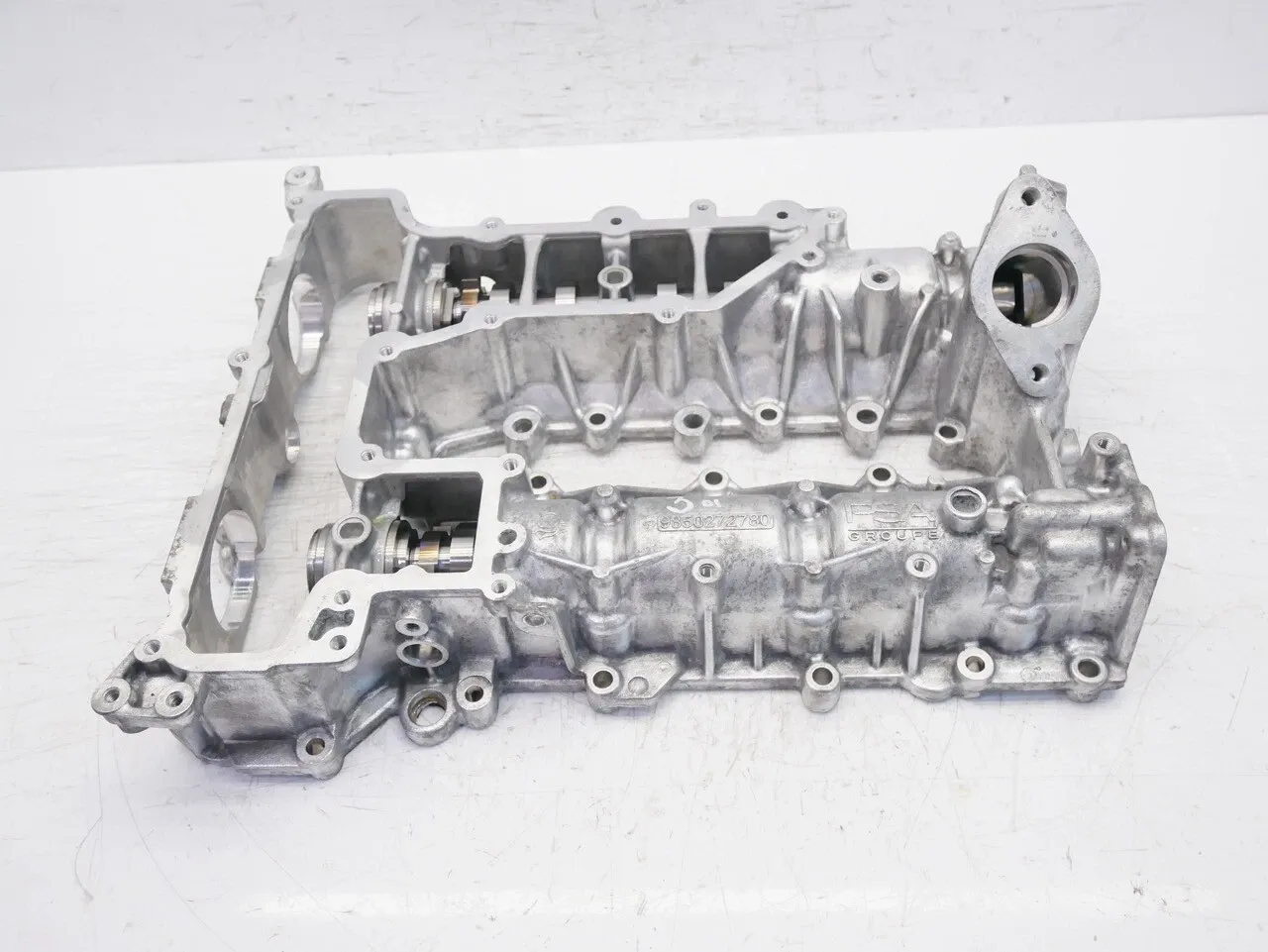 Opel Mokka (B) Engine parts Valve cover with camshafts — OPEL MOKKA (2020-P...